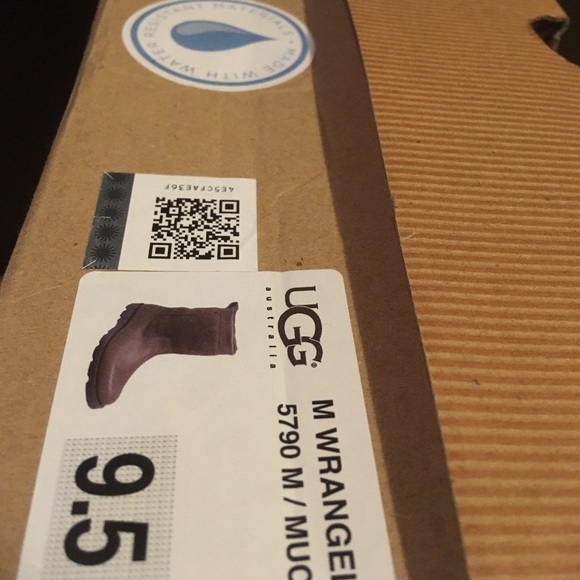 Ugg Wrangell Mens Boot - Picture 7 of 8